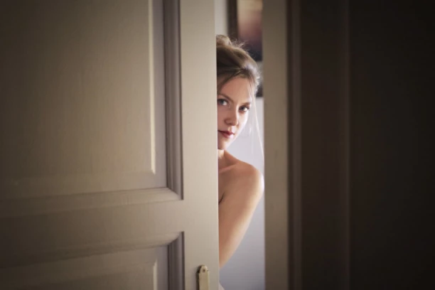 (FOTO) KO HOĆE DA DRŽI ŽENSKINJE U STANU, MORA DA IMA DOZVOLU: Nećete verovati šta je nekad pisalo u "Naredbi upravnika grada Beograda"