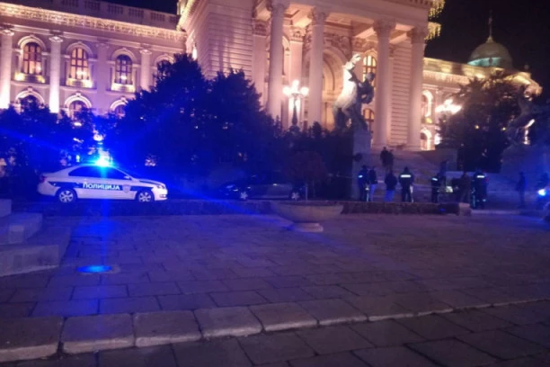 UKLETE SKUPŠTINSKE STEPENICE: Na mestu gde se ubio Vlastimir, PUCAO JE SEBI U GLAVU pre 18 godina i jedan političar!