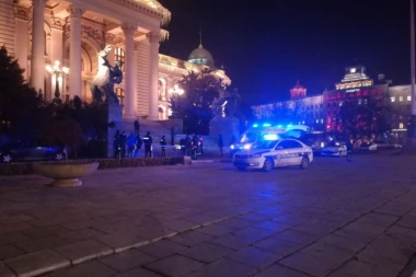 POZAJMLJIVAO NOVAC I NIJE VRAĆAO: Kriminalna prošlost muškarca koji se upucao ispred Skupštine