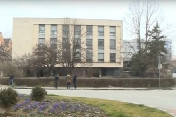 Stoji kao uklet: Dom vojske u Šapcu od nemila do nebrige!