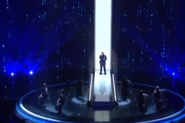 (FOTO, VIDEO) Osuđen na 9 godina zatvora! Pevač završio iza rešetaka zbog PEDOFILIJE, vadio se na kokain!