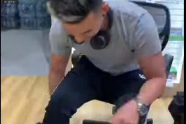 (VIDEO) Najgluplji plan da prevarite avio-kompaniju? Jutjuber opisao kako je dobio besplatan let biznis klasom