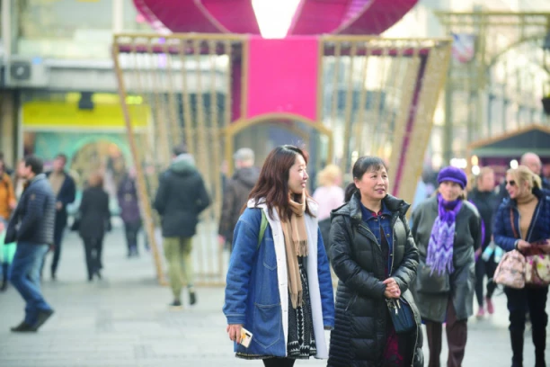 Šta nas je sve snalazilo, zar virusa da se plašimo? Bili smo sa Beograđanima i kineskim turistima u centru prestonice