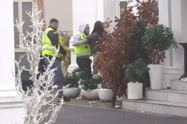 Hoće da pobegne iz rijalitija: Tara Simov napravila haos od ranog jutra!