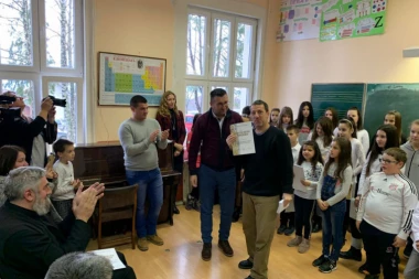 HUMAN GEST FONDACIJE "MISIJA HALIJARD"! Osmacima u Pranjanima za Savindan dodeljene stipendije