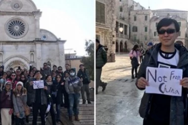 (FOTO) Nismo iz Kine! Turisti sa Tajvana šetali sa natpisom centrom Šibenika
