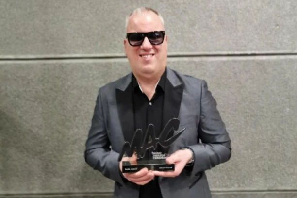 Saša Matić dobio priznanje za pevača godine!