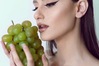 Ovih 6 NAMIRNICA treba da jede svaka žena koja ne želi hormonska oboljenja i karcinom, SVE SU UKUSNE