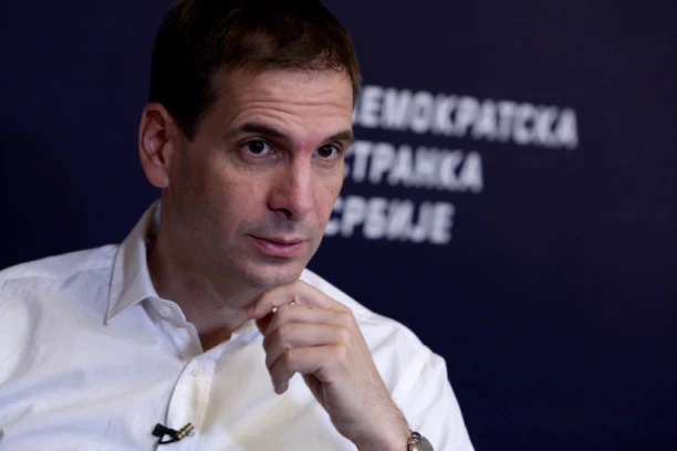 "ZOVU ME NA N1 I NOVU SAMO KAD TREBA DA SE PLJUJE VUČIĆ!" Miloš Jovanović priznao sramotu! (VIDEO)