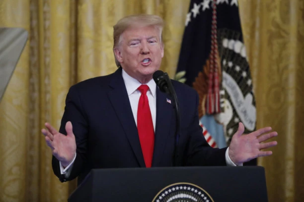 BRUTALNA OPSTRUKCIJA! Mediji u Americi ne daju Trampu ni da zucne