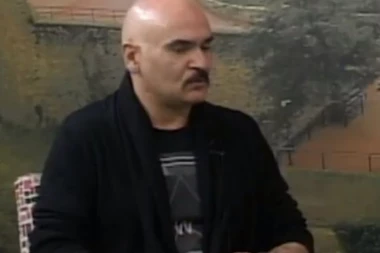 ISKORIŠĆAVAO MALOLETNIKA ZA PORNOGRAFIJU: Modni dizajner Šrđan Šveljo OSUĐEN na dve godine zatvora!