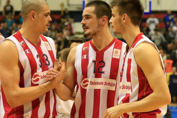 (FOTO) "Delije" na nogama: Nikola Kalinić zagolicao maštu navijačima!