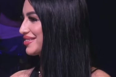 (VIDEO 18+) KAMERE POVILENELE! Aleksandra Nikolić potpuno obnažena: DIRA INTIMNE DELOVE TELA, A EVO GDE JE GURNULA RUKU!