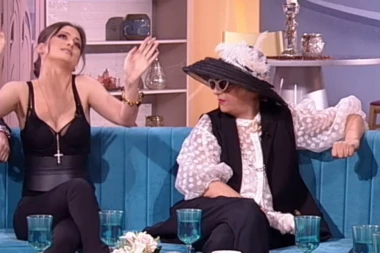 Sanja Marinković smirivala situaciju: Milica Pavlović i Isidora Bjelica se pokačile u emisiji "Magazin IN"!