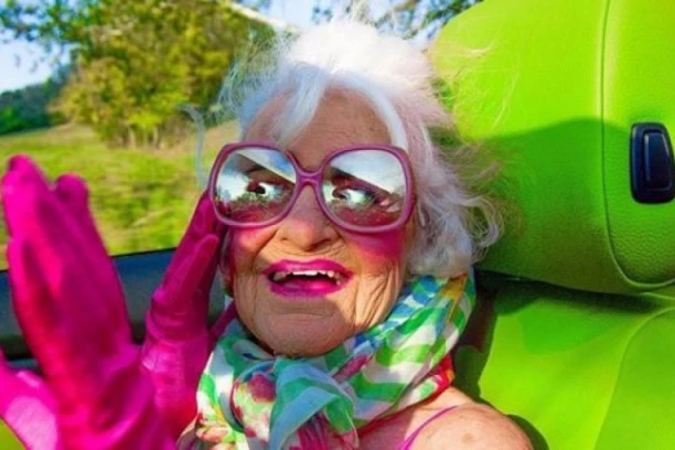 BAKA 17 UNUKA ŽELI DA POSTANE MAMA: Ona i njen 37 godina mlađi suprug traže surogat majku