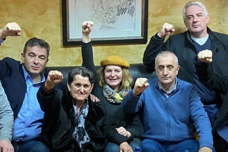 NEMA POVLAČENJA, NEMA PREDAJE: Majka Milana Kneževića posle puštanja na slobodu poslala jaku poruku