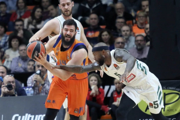 (VIDEO) Luda utakmica u Valensiji: PAO stigao -16, domaćin se vratio u život i slavio!