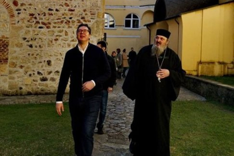 Vučić obišao manastir Hopovo na Fruškoj Gori