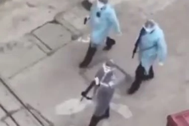 (VIDEO) Filmske scene u Kini: Duge cevi protiv koronavirusa!