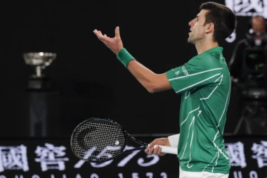(VIDEO) Novak POBESNEO na sudiju: Odlično, napravio si zvezdu od sebe!