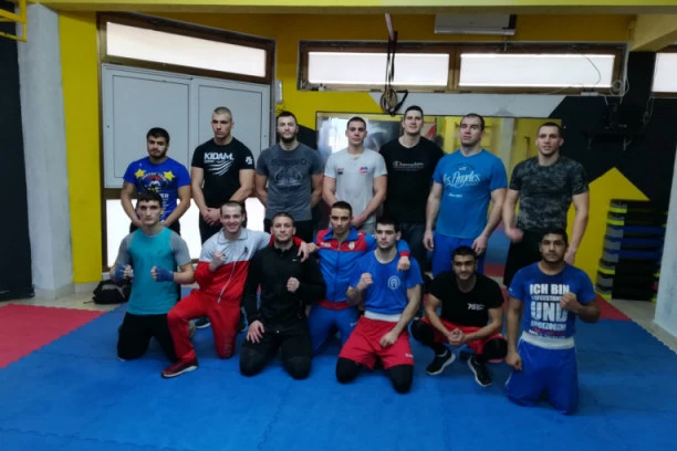 Uspešno završene pripreme: Srpski bokseri pucaju od snage!