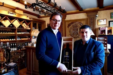 VUČIĆ ZAPRATIO NA INSTAGRAMU SVE SRPSKE VINARIJE: Marketinški potez koji će veoma pomoći našim proizvođačima