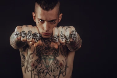POBIJANJE MITOVA O TETOVAŽAMA: Ako spadate u OVU grupu ljudi, možete da se tetovirate bez problema!