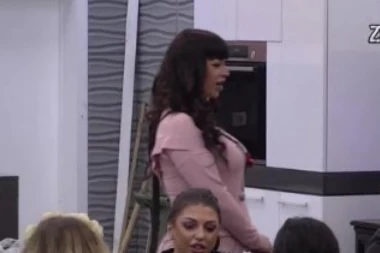 (VIDEO) Opet trudna?! Zadrugari ne prestaju da je komentarišu: Miljana usred emisije otrčala u kupatilo!