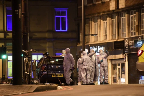 POZNATI UGOSTITELJ LIKVIDIRAN DVE GODINE NAKON BRATA! Više od dve decenije od ubistva Marka Sliška - IZREŠETAN SA ČETIRI METKA ISPRED SVOG HOTELA, DVA HICA U POTILJAK!