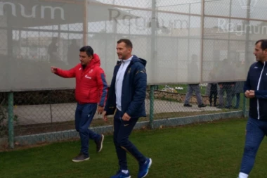 (FOTO) Legenda prekinula trening Zvezde u Beleku