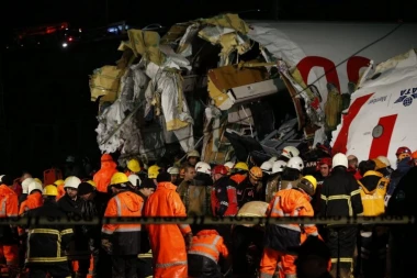 TRAGEDIJA: U udesu aviona u Istanbulu JEDNA OSOBA POGINULA, 157 povređeno!