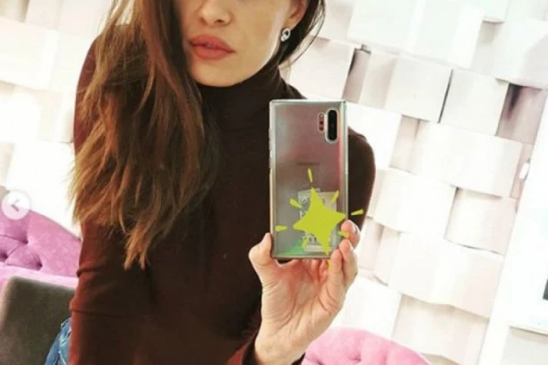 (FOTO) RIBA I PO! Zilha se skinula u kupaći kostim: Nije realno kakvo telo ima, Dragana joj nije ni do kolena!