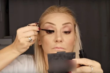 Profi blogerka: Goca održala kurs šminkanja!