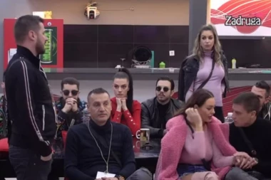 (VIDEO) "Prija mi...": Marko i Iva se osamili u toaletu, sevale varnice!