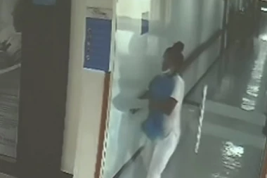 (ŠOK SNIMAK) Medicinska sestra krade bebu iz porodilišta!