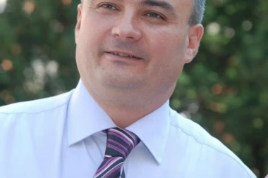 UŽAS U PANČEVU: Policajac dobio nanogicu zbog maltretiranja ćerke