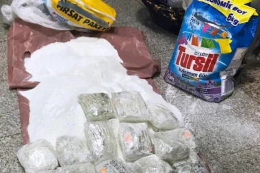 Švercovao prašak za veš, carinicima je odmah bio sumnjiv: Kada su otvorili džak frapiralo ih je šta se nalazilo unutra