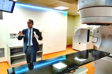(FOTO) Na Institut za onkologiju u Sremskoj Kamenici stigla dva nova moderna aparata za radioterapiju!