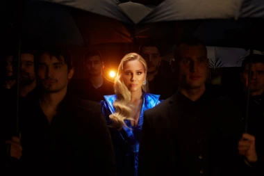 (VIDEO) PREMIJERA! Pogledajte FILMSKI SPOT Jovane Nikolić za baladu "Pazi se" sa Bikovićem, Kostićem i Jovanom Stojiljković!