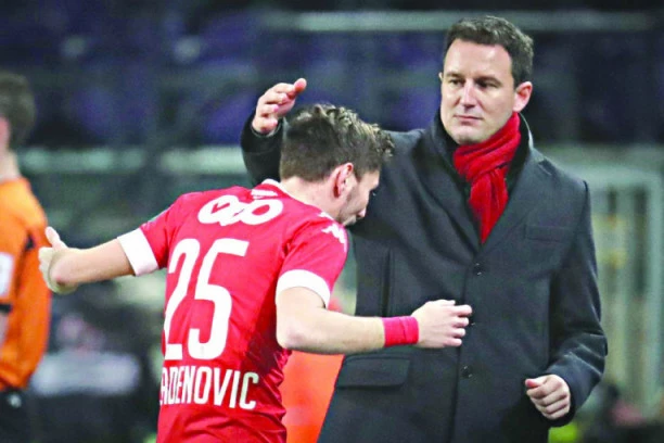 Jaka konkurencija za Zvezdu: Iskusni levi bek dobio bogatu ponudu iz Grčke!