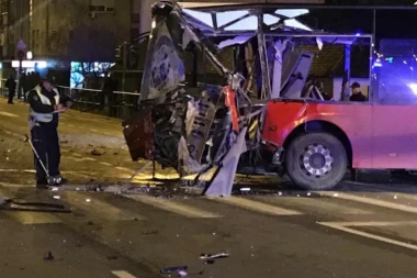 "GRDOSIJU OD 10 TONA NE MOŽE DA ODGURA AUTO": Otac poginulog mladića tvrdi da vozač pežoa nije kriv!