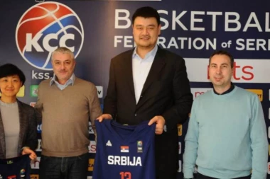 Legendarni Jao Ming "zadužio" dres "orlova"!