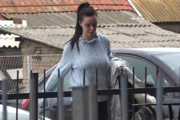 Trudna Bogdana napustila dom Ražnatovića: Cecina snajka se vratila kod roditelja u Titel!