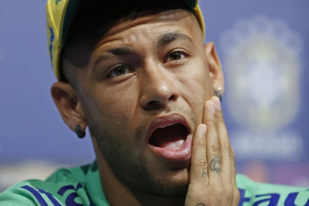 Nejmar ponovo na udaru javnosti: Namerno dobio crveni da bi otišao na karneval u Riju!