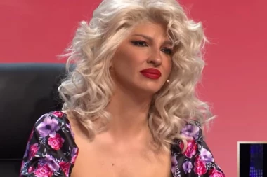 (FOTO) KUDA SI POŠLA OVAKVA? Karleuši ispale GRUDI, bradavice iskočile! Fanovi u ŠOKU!