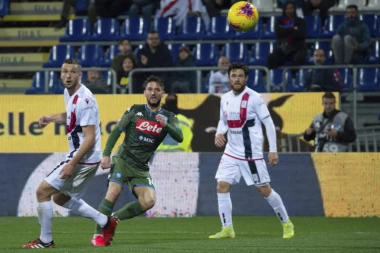 (VIDEO) Sjajni Napoli savladao Kaljari na Sardiniji