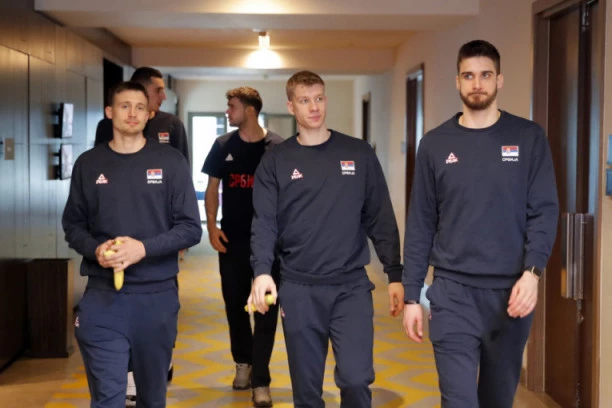 Kokoškov okupio "Orlove", neka se paze Finci i Gruzijci!