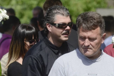 NASILNIK! Odbila lekarski pregled: Đus se prvo svađao sa sestrom a onda je udarao po licu i šutirao!