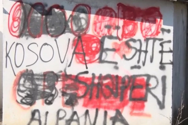 THE OPPRESSION OF THE SERBS DOESN'T STOP! Graffiti with swear words in Albanian horrified Serbs!
