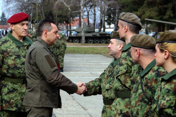 Vulin: Obučen podoficir je jedan od stubova svake vojske